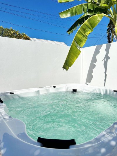7R0714 House with jacuzzi ให้เช่า 2ห้องนอน 1ห้องน้ำ ราคา 75,000 ต่อเดือน โซนราไวย์