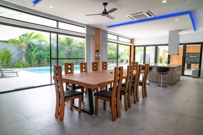7R0765 Pool villa for rent 4bedrooms 5bathrooms 180,000/month at rawai