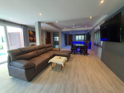 7R0803 ให้เช่า pool villa 4ห้องนอน 5ห้องน้ำ ราคา 110,000 ต่อเดือน โซนราไวย์