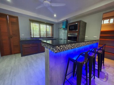 7R0803 ให้เช่า pool villa 4ห้องนอน 5ห้องน้ำ ราคา 110,000 ต่อเดือน โซนราไวย์