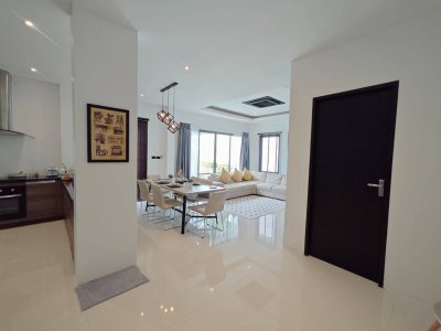 7R0823 ให้เช่า pool villa 3 ห้องนอน 3 ห้องน้ำ ราคา 75,000 ต่อเดือน โซนราไวย์