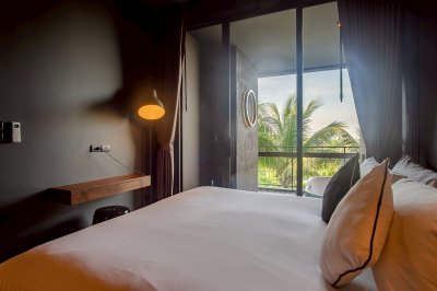 7R0904 คอนโดมิเนียม 2 ห้องนอน 2 ห้องน้ำ ให้เช่าเดือนละ 70,000 บาท โซนราไวย์