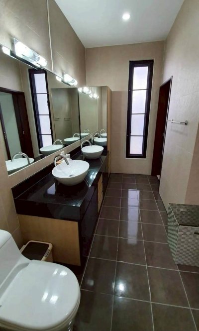7R0912 ให้เช่า pool villa 3 ห้องนอน 3 ห้องน้ำ ราคา 77,000/เดือน โซนราไวย์