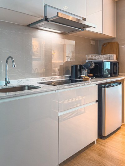 7R0960 คอนโดมิเนียม1 ห้องนอน 1 ห้องน้ำ ให้เช่าเดือนละ 35,000 บาท โซนราไวย์