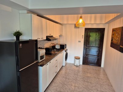 7R0965 คอนโดมิเนียม 2 ห้องนอน 1 ห้องน้ำ ให้เช่าเดือนละ 35,000 บาท โซนราไวย์