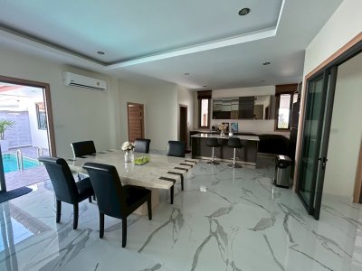 7R0979 Pool villa for rent 4 bedroom 4 bathroom 130,000/month at rawai