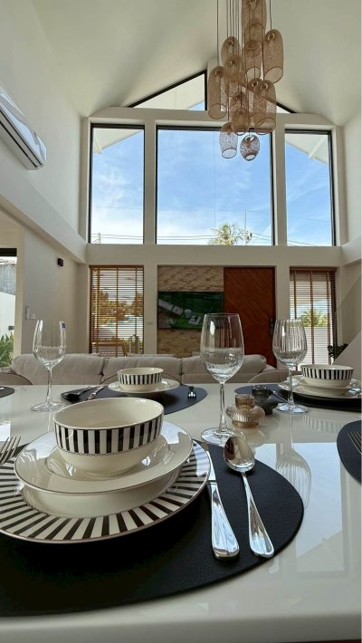 7S0181 ขายพูลวิลล่า ราคา 13,900,000 บาท 3 ห้องนอน 4 ห้องน้ำ โซนราไวย์