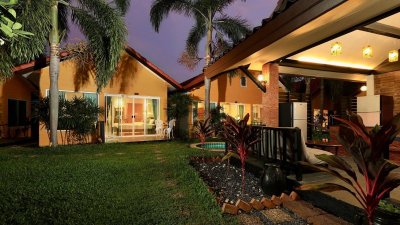 7S0187 Pool villa and resort for sale 55,000,000 baht 13 bedroom 14 bathroom at rawai