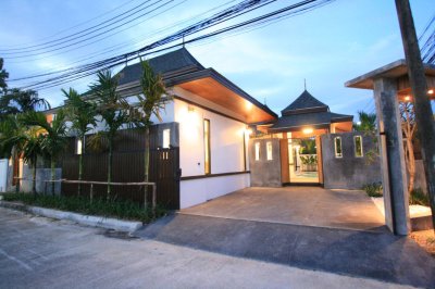 8R0001 ให้เช่า pool villa 3ห้องนอน 4ห้องน้ำ ราคา 85,000/เดือน โซนฉลอง