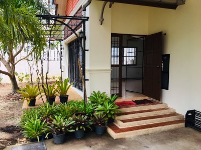 8R0006 ให้เช่าบ้านเดี่ยวสองชั้นเดียว 3ห้องนอน 3ห้องน้ำ เดือนละ 30,000/เดือน โซนฉลอง