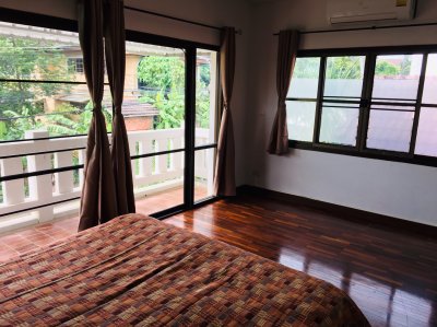 8R0006 ให้เช่าบ้านเดี่ยวสองชั้นเดียว 3ห้องนอน 3ห้องน้ำ เดือนละ 30,000/เดือน โซนฉลอง