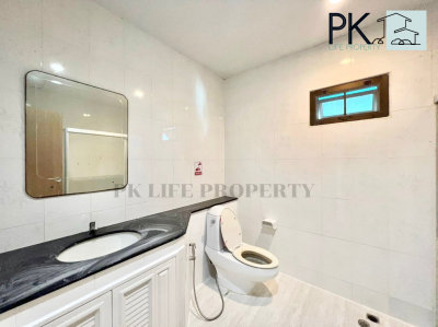 8R0025 This house for rent 3 bedroom 2 bathroom 42,000/month at chalong