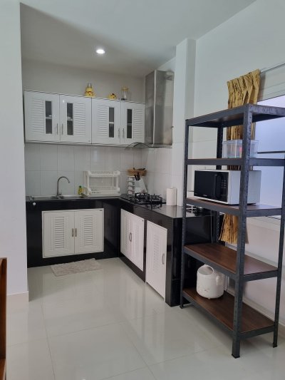 8R0027 ให้เช่าบ้านพร้อมสระว่ายน้ำส่วนกลาง 2ห้องนอน 2ห้องน้ำ ราคา 30,000/เดือน โซนฉลอง