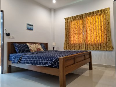 8R0027 ให้เช่าบ้านพร้อมสระว่ายน้ำส่วนกลาง 2ห้องนอน 2ห้องน้ำ ราคา 30,000/เดือน โซนฉลอง