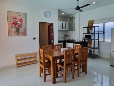 8R0027 ให้เช่าบ้านพร้อมสระว่ายน้ำส่วนกลาง 2ห้องนอน 2ห้องน้ำ ราคา 30,000/เดือน โซนฉลอง