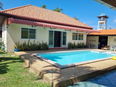 8R0027 ให้เช่าบ้านพร้อมสระว่ายน้ำส่วนกลาง 2ห้องนอน 2ห้องน้ำ ราคา 30,000/เดือน โซนฉลอง