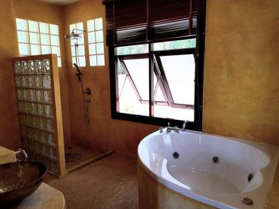 8R0042 ให้เช่าพลูวิลล่า 5 ห้องนอน 3 ห้องน้ำ ราคา 100,000/เดือน โซนฉลอง