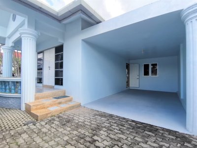 8R0062 House with common pool 2 ห้องนอน 2 ห้องน้ำ ราคา 23,000/เดือน โซนฉลอง