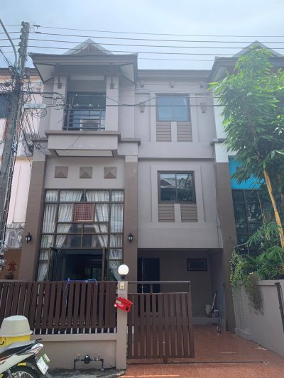 8R0066 ให้เช่าบ้านเดี่ยวสามชั้น 3 ห้องนอน 2 ห้องน้ำ ราคา 30,000/เดือน โซนฉลอง