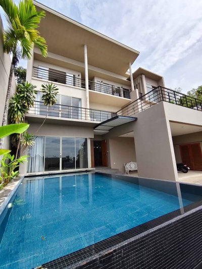 8R0069 ให้เช่า Pool villa 4 ห้องนอน 3 ห้องน้ำ เดือนละ 98,000 บาท โซนฉลอง