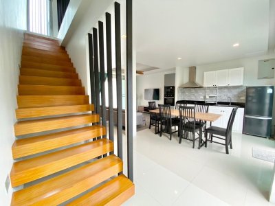 8R0078 ให้เช่าบ้านสามชั้น 4 ห้องนอน 4 ห้องน้ำ ราคา 50,000/เดือน โซนฉลอง