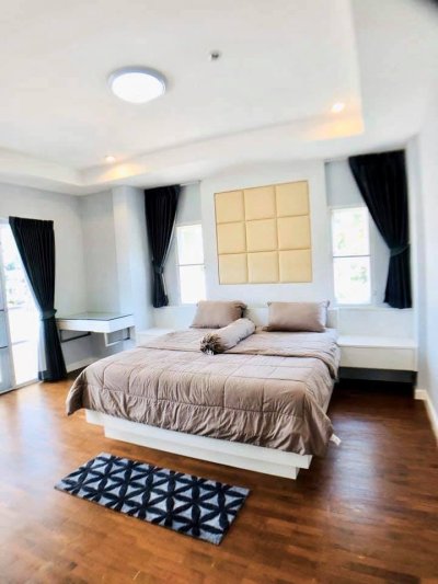 8R0106 ให้เช่าบ้านเดี่ยวสองชั้น 4 ห้องนอน 3 ห้องน้ำ ราคา 85,000/เดือน โซนฉลอง