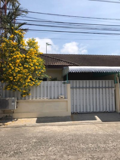 8R0108 ให้เช่าบ้านแฝดชั้นเดียว  2 ห้องนอน 2 ห้องน้ำ ราคา 23,000/เดือน โซนฉลอง