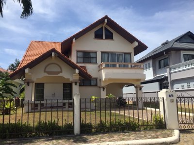 8R0117 ให้เช่าบ้านเดี่ยวสองชั้น 3 ห้องนอน 3 ห้องน้ำ ราคา 28,000/เดือน โซนฉลอง