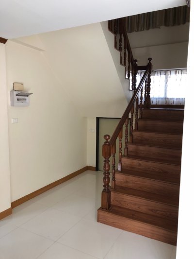 8R0117 ให้เช่าบ้านเดี่ยวสองชั้น 3 ห้องนอน 3 ห้องน้ำ ราคา 28,000/เดือน โซนฉลอง