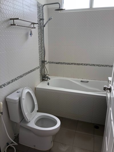 8R0117 ให้เช่าบ้านเดี่ยวสองชั้น 3 ห้องนอน 3 ห้องน้ำ ราคา 28,000/เดือน โซนฉลอง