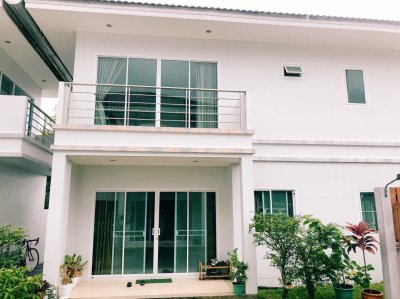 8R0138 ให้เช่าบ้านเดี่ยวสองชั้น 2ห้องนอน 2ห้องน้ำ ราคา 30,000/เดือน โซนฉลอง