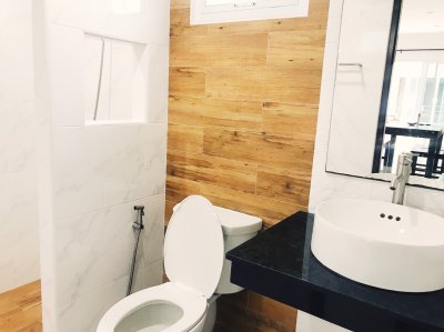 8R0138 ให้เช่าบ้านเดี่ยวสองชั้น 2ห้องนอน 2ห้องน้ำ ราคา 30,000/เดือน โซนฉลอง