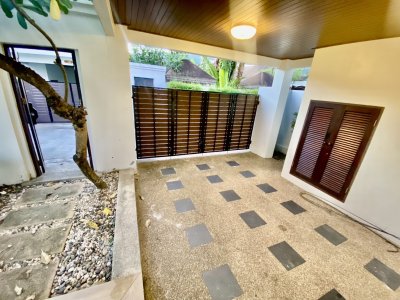 8R0227 This pool villa 2 bedroom 2 bathroom 60,000/month  location at Chalong