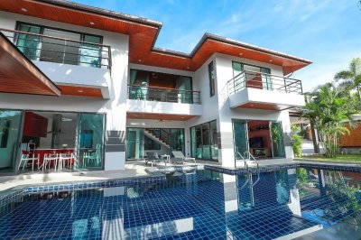 8R0232 ให้เช่า pool villa 3 ห้องนอน 3 ห้องน้ำ ราคา 100,000/เดือน โซนฉลอง