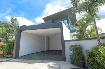 8R0234 This pool villa 3bedroom 3bathroom 100,000/month at Chalong