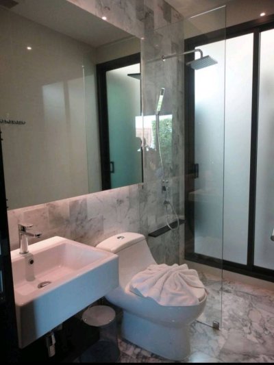 8R0297  This pool villa 2bedroom 2bathroom 60,000/month the house location at Chalong