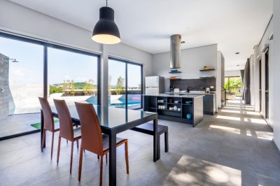 8R0335 ให้เช่า pool villa 4ห้องนอน 4ห้องน้ำ ราคา 150,000/เดือน โซนฉลอง