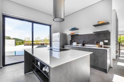 8R0335 ให้เช่า pool villa 4ห้องนอน 4ห้องน้ำ ราคา 150,000/เดือน โซนฉลอง