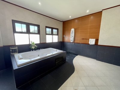 8R0350 ให้เช่า Pool villa 3ห้องนอน 4ห้องน้ำ ราคา 75,000/เดือน โซนฉลอง