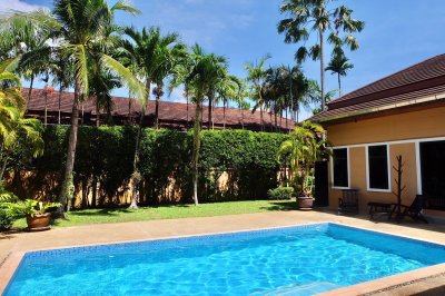 8R0366 ให้เช่า pool villa 4ห้องนอน 3ห้องน้ำ ราคา 150,000เดือน โซนฉลอง