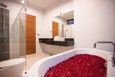 8R0369  This pool villa 2bedroom 2bathroom 60,000/month the house location at Chalong