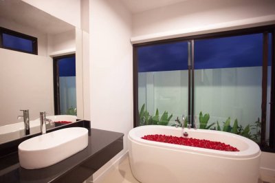 8R0369  This pool villa 2bedroom 2bathroom 60,000/month the house location at Chalong