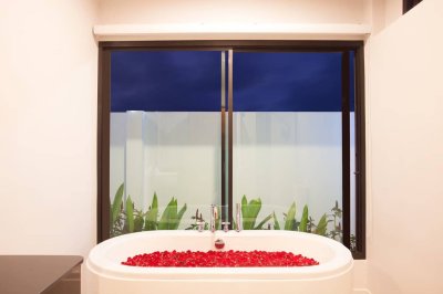 8R0369  This pool villa 2bedroom 2bathroom 60,000/month the house location at Chalong