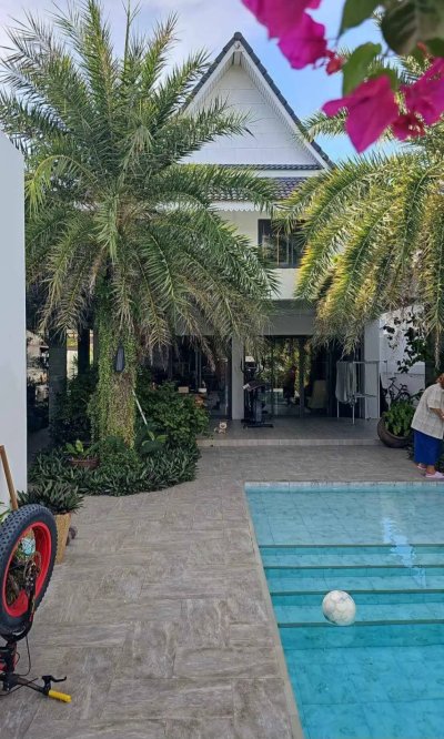 8R0380 This pool villa 3bedroom 3bathroom 90,000/month at Chalong
