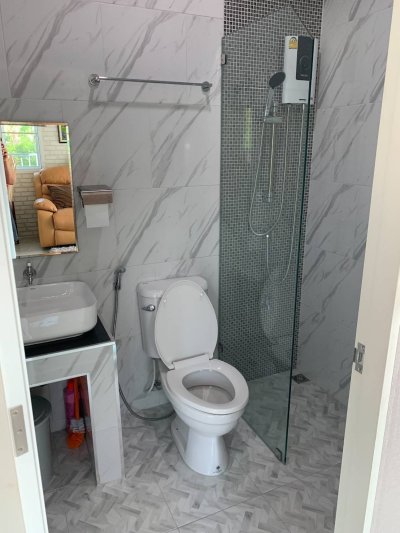 8R0389 ให้เช่าบ้านเดี่ยวชั้นเดียว 2 ห้องนอน 2 ห้องน้ำ ราคา 25,000/เดือน โซนฉลอง