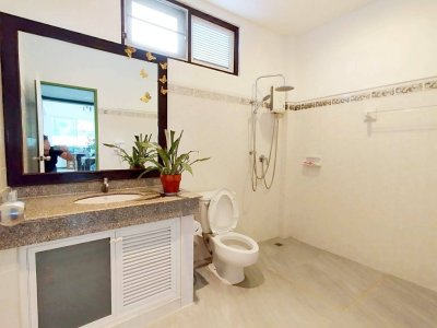 8R0423 ให้เช่า pool villa 4 ห้องนอน 4 ห้องน้ำ ราคา 135,000/เดือน โซนฉลอง