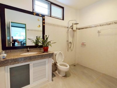 8R0423 ให้เช่า pool villa 4 ห้องนอน 4 ห้องน้ำ ราคา 135,000/เดือน โซนฉลอง