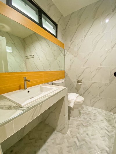 8R0431 อพาร์ทเม้นท์ให้เช่า 1ห้องนอน 1ห้องน้ำ ให้เช่าเดือนละ 24,000บาท โซนฉลอง 8R0431 อพาร์ทเม้นท์ให้เช่า 1ห้องนอน 1ห้องน้ำ ให้เช่าเดือนละ 24,000บาท โซนฉลอง