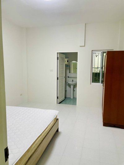 8R0458 This House 2 bedroom 2 bathroom 25,000/month in chalong