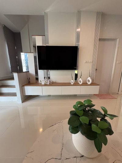 8R0460 ให้เช่าบ้านแฝดชั้นเดียว 3 ห้องนอน 3 ห้องน้ำ ราคา 70,000/เดือน โซนฉลอง 8R0460 ให้เช่าบ้านแฝดชั้นเดียว 3 ห้องนอน 3 ห้องน้ำ ราคา 70,000/เดือน โซนฉลอง